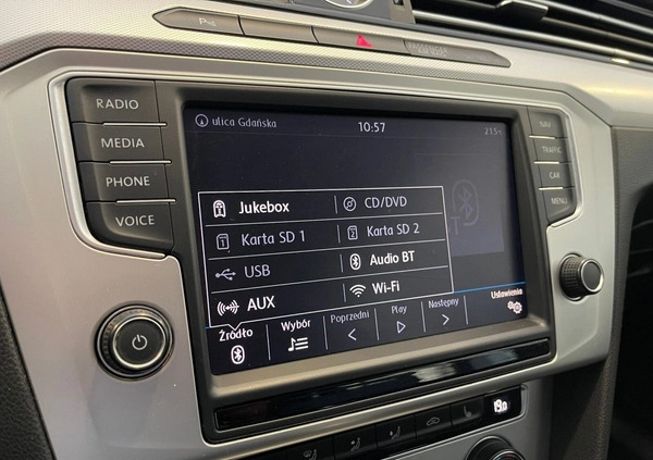 Volkswagen Passat cena 64900 przebieg: 199577, rok produkcji 2016 z Wałbrzych małe 781